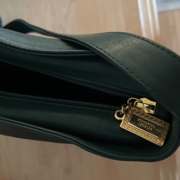 Green Genuine Leather Vintage Orlandi Valentino bag - Picture 3 of 3